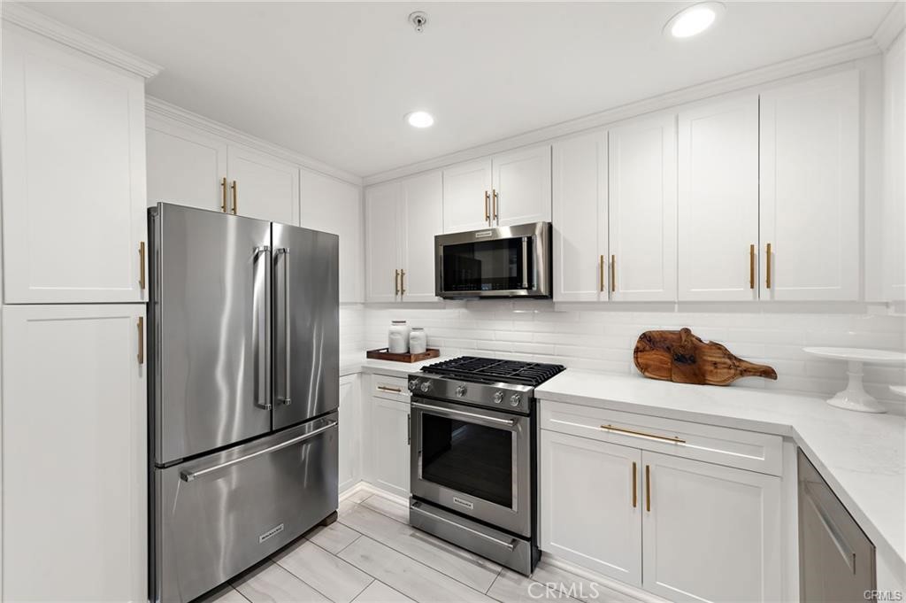 2123 Watermarke Place