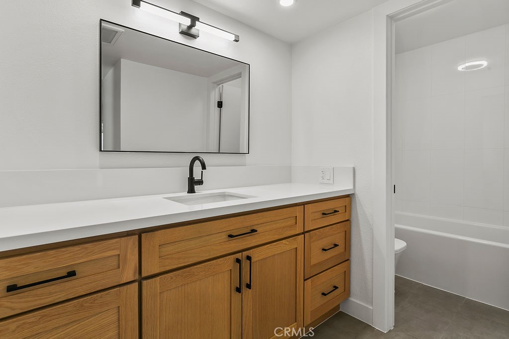 2835 S Fairview Street C