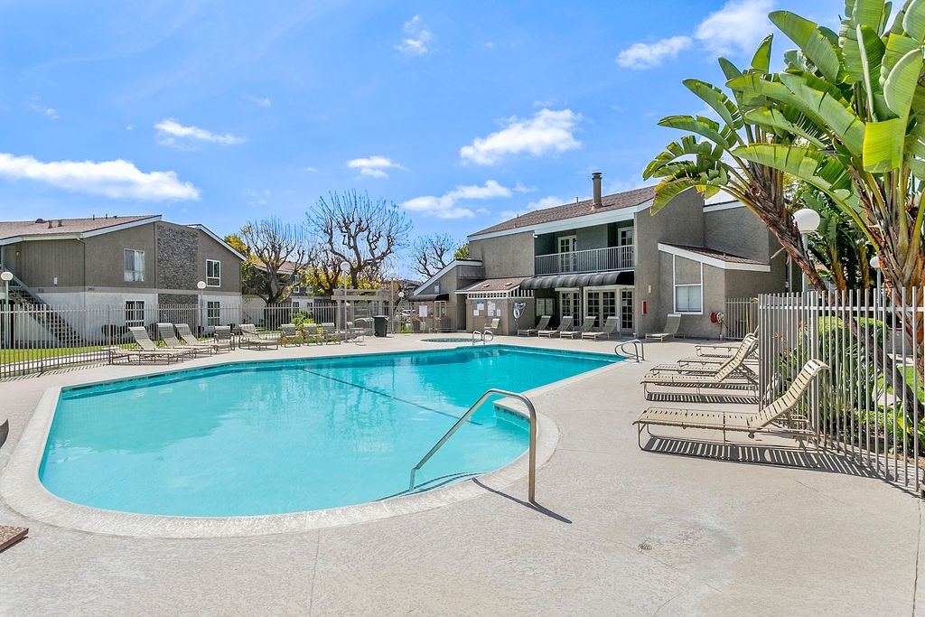 2835 S Fairview Street C