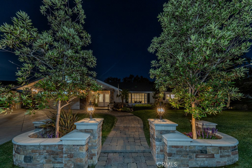 1448 W Domingo Road