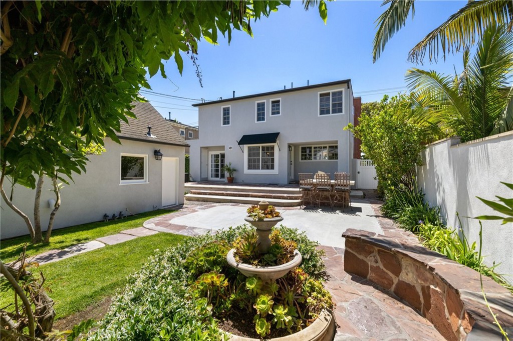 426 Ultimo Avenue