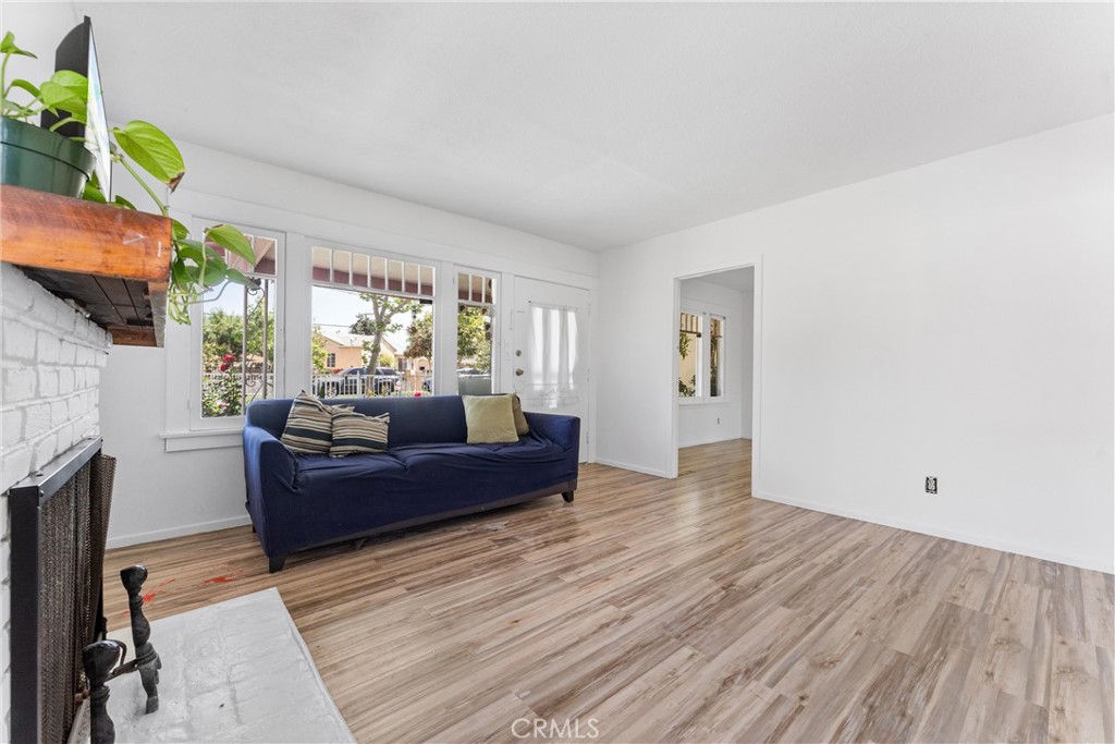 2414 W 6th Street