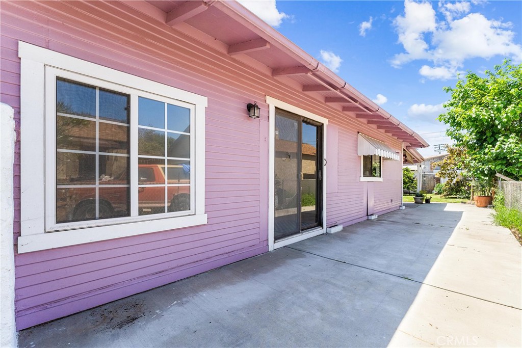 2414 W 6th Street