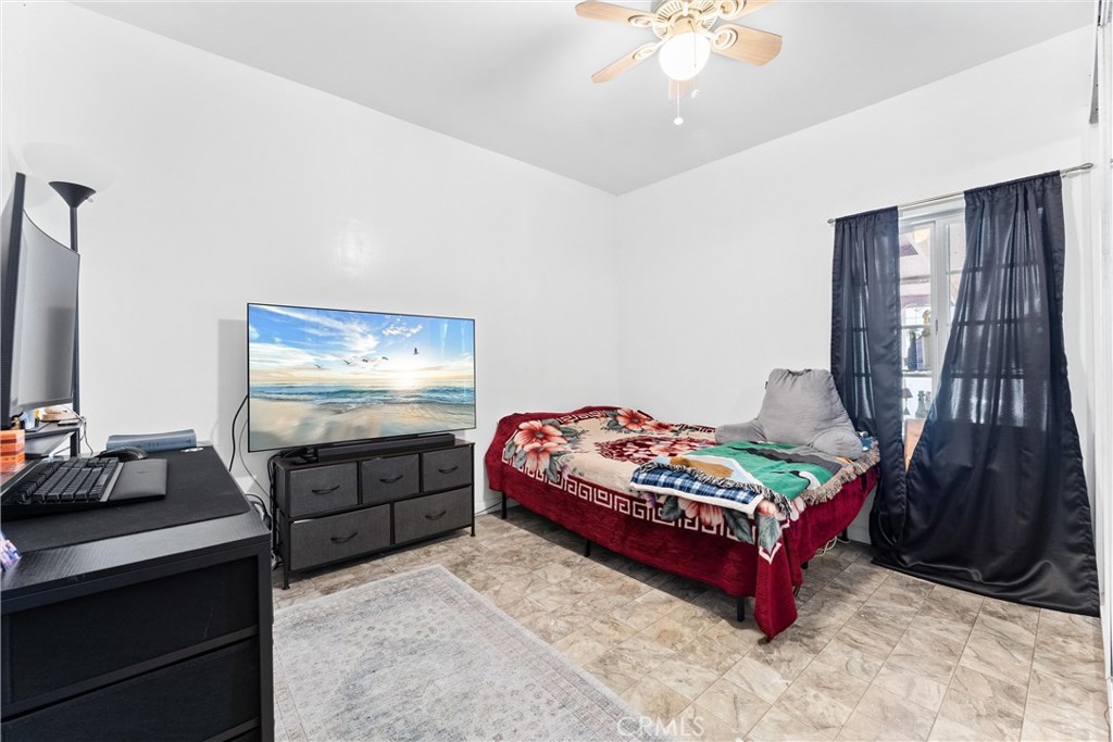 2414 W 6th Street