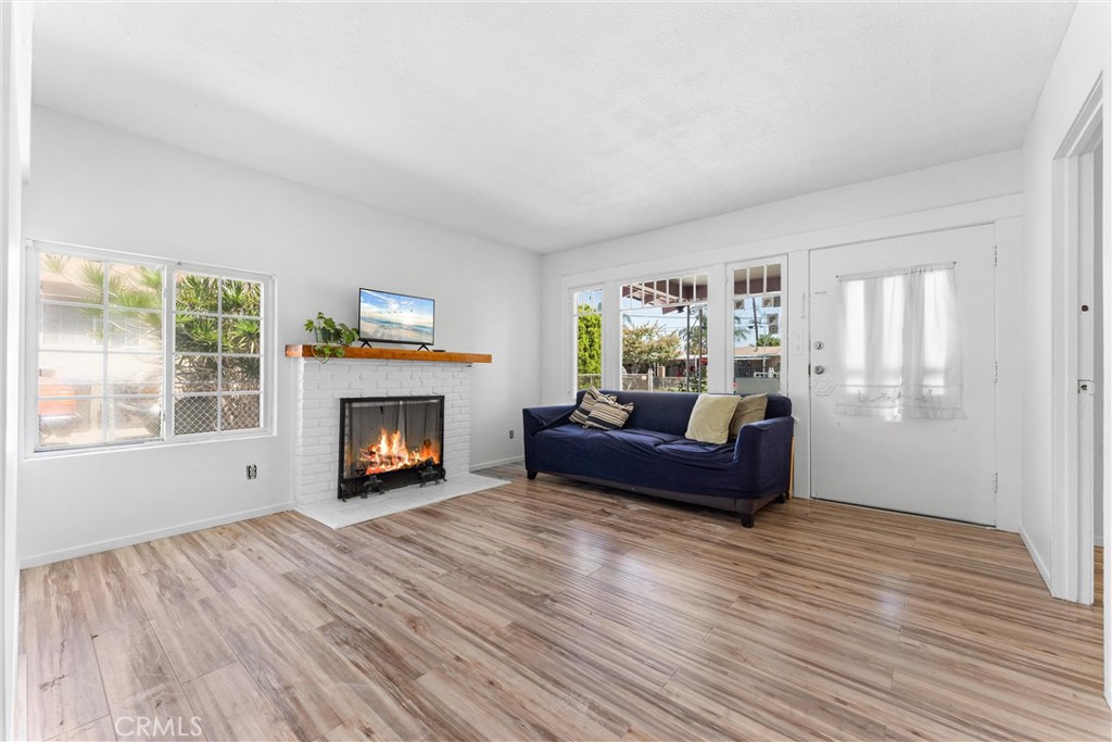 2414 W 6th Street