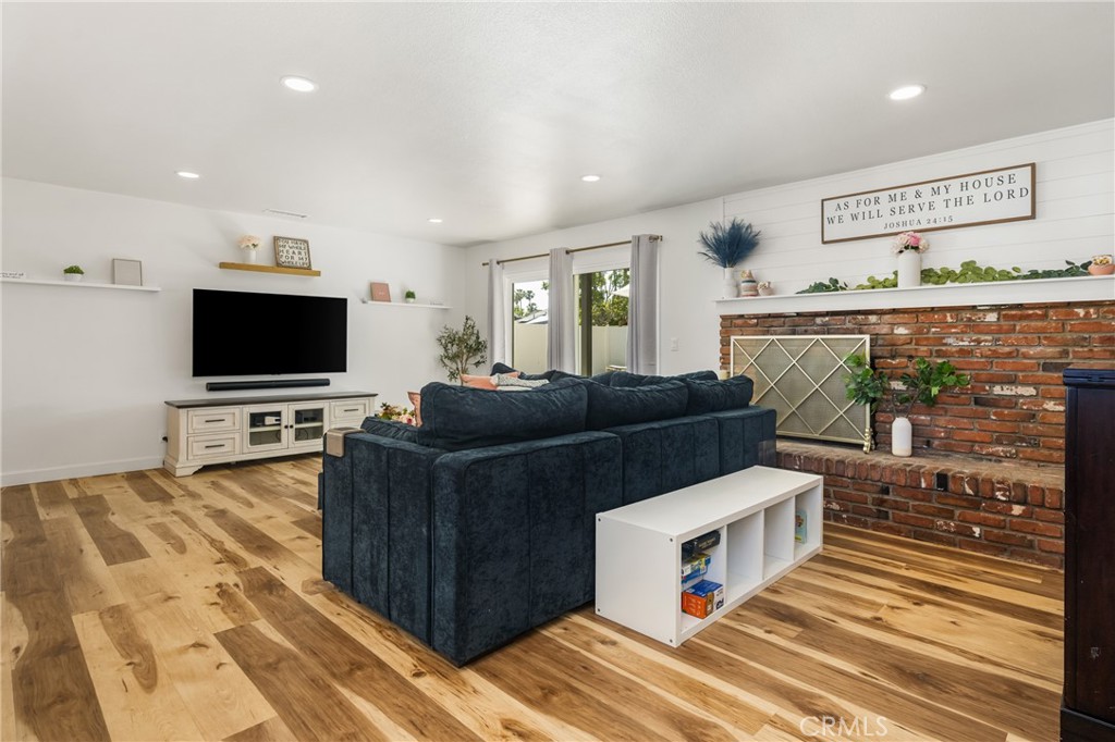 13381 Del Cerro Drive