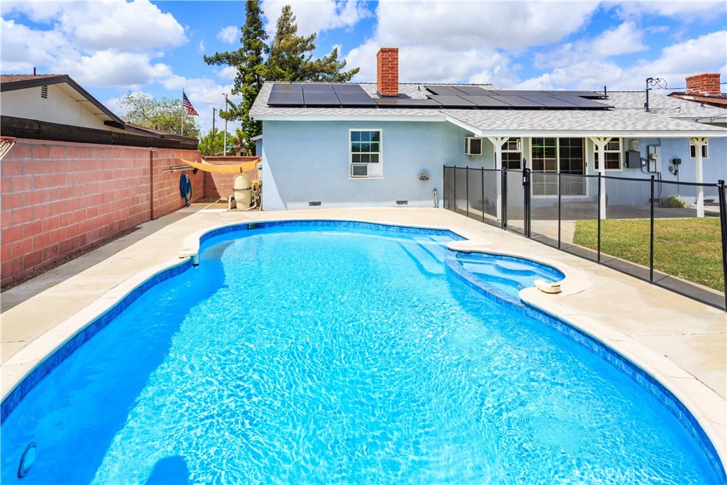 2104 E Vermont Avenue