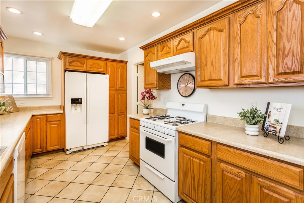 2104 E Vermont Avenue