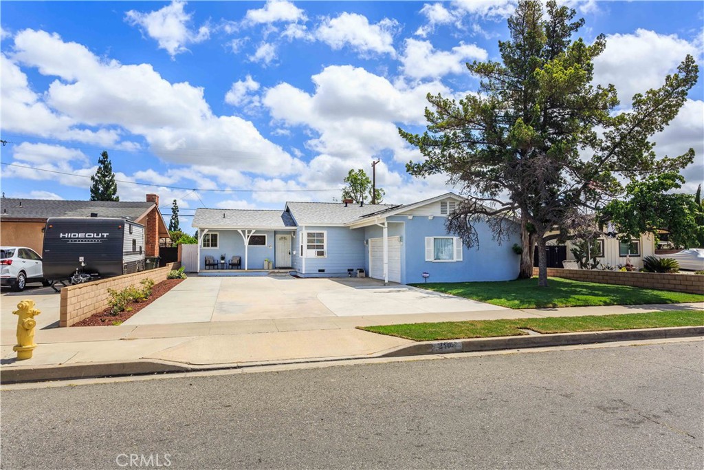 2104 E Vermont Avenue