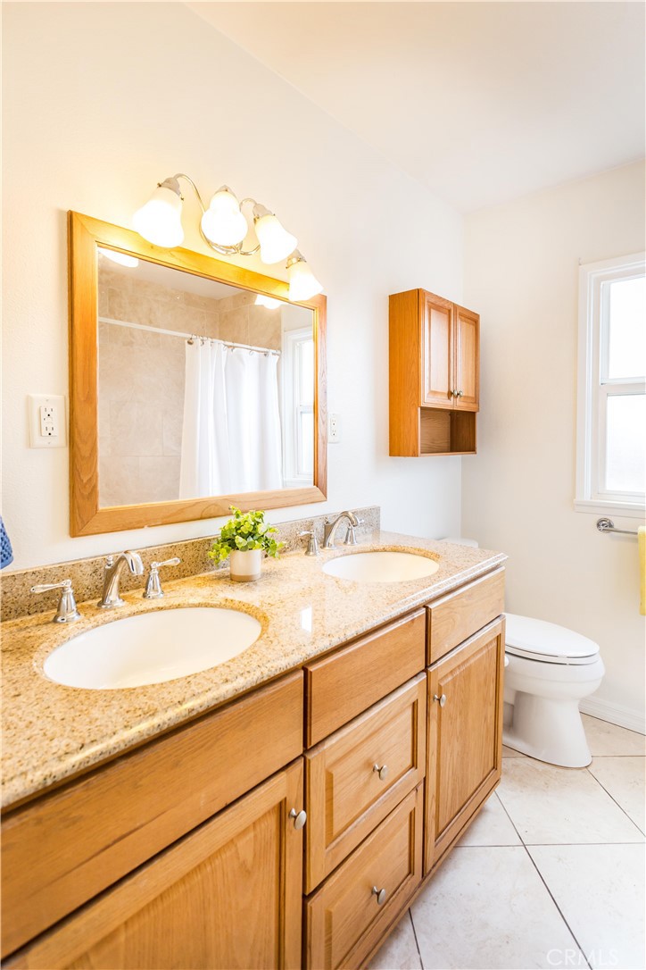 2104 E Vermont Avenue