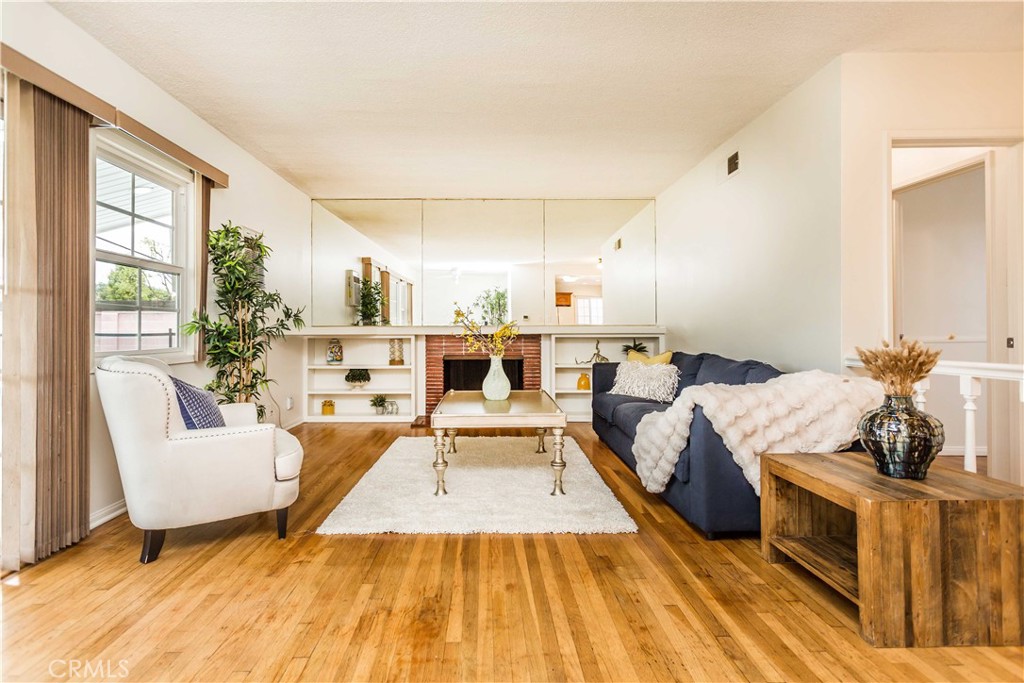 2104 E Vermont Avenue