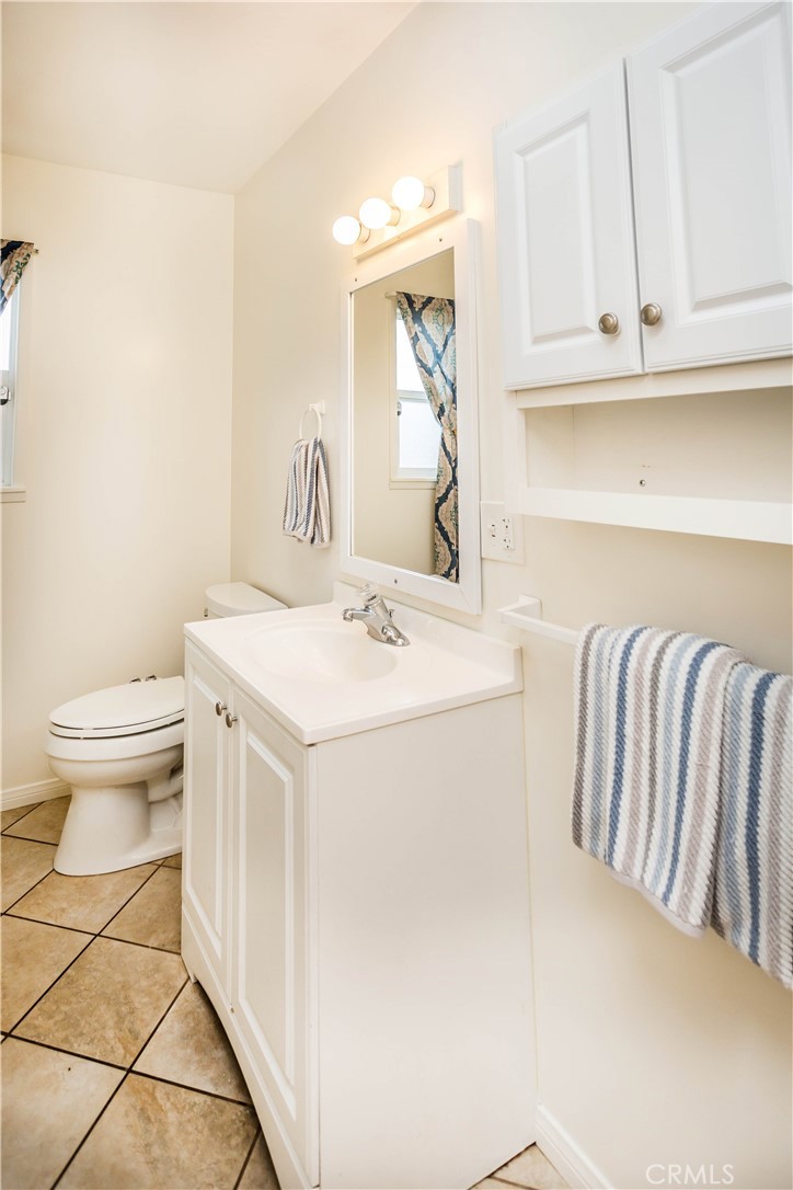 2104 E Vermont Avenue