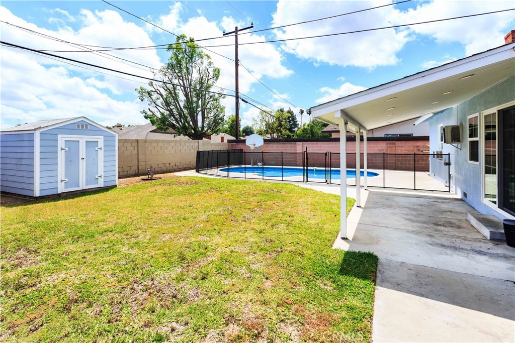 2104 E Vermont Avenue