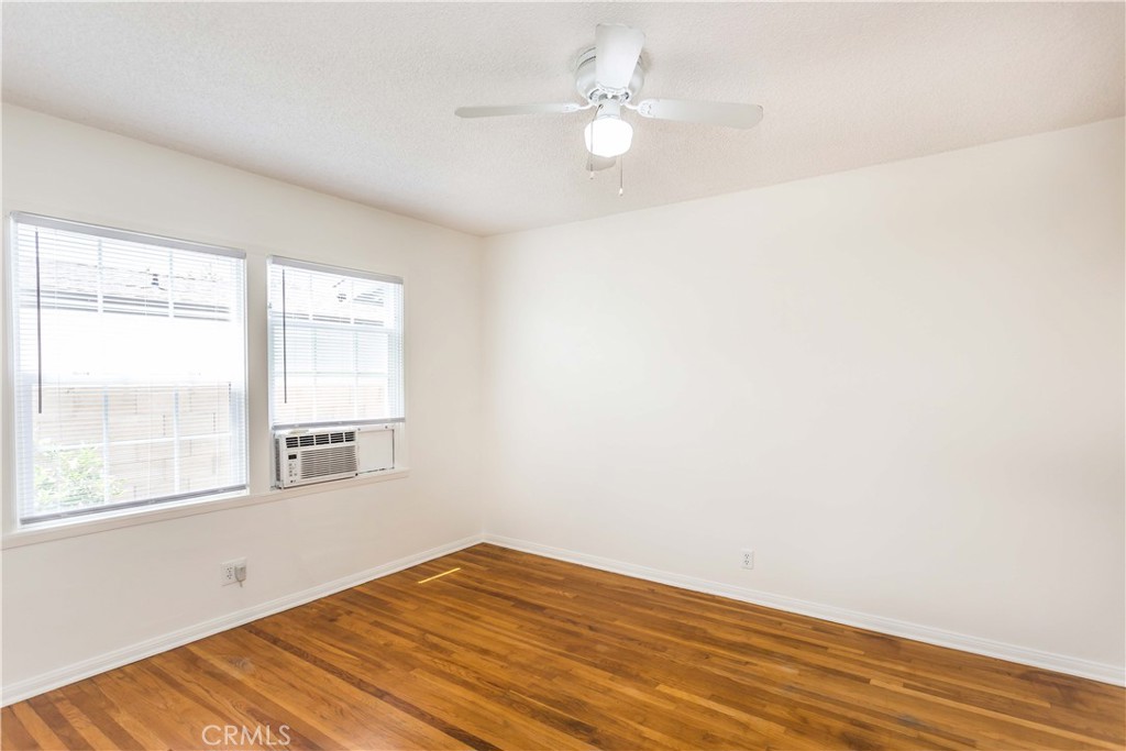 2104 E Vermont Avenue