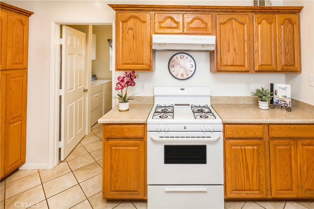 2104 E Vermont Avenue