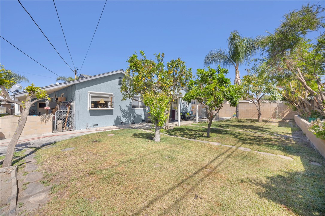 310 S Beachy Place