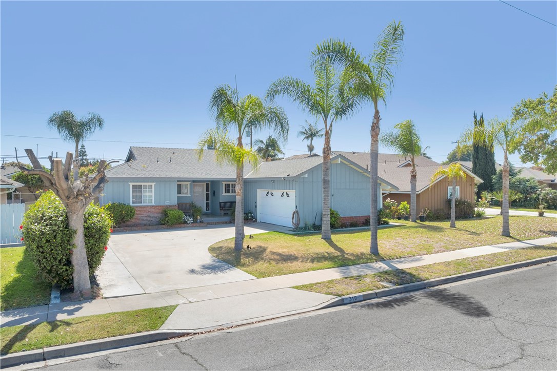 310 S Beachy Place