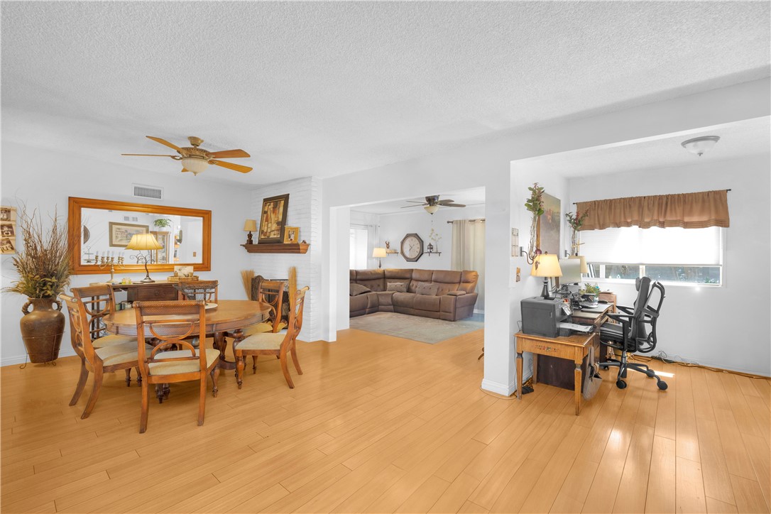 310 S Beachy Place