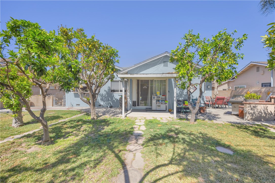 310 S Beachy Place