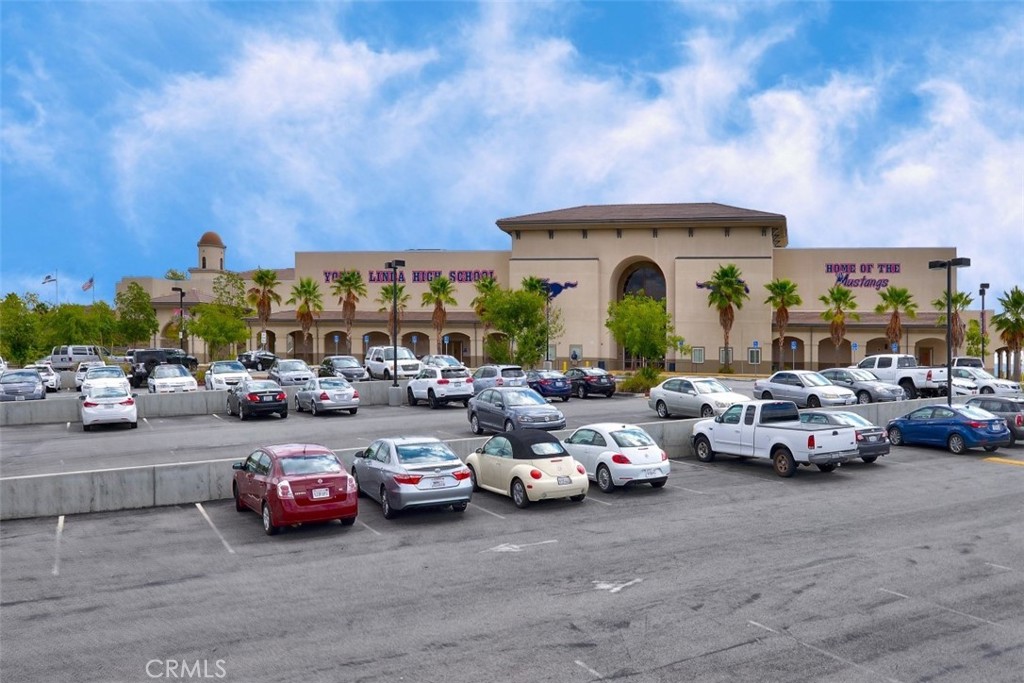 5505 FEATHER GRASS Lane