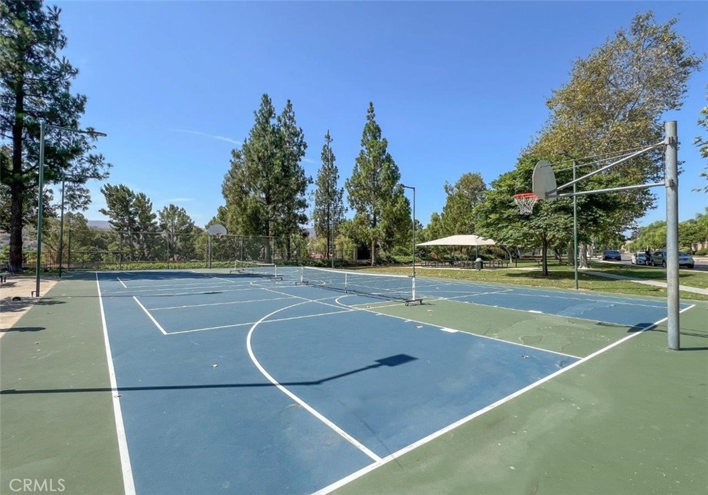 5505 FEATHER GRASS Lane