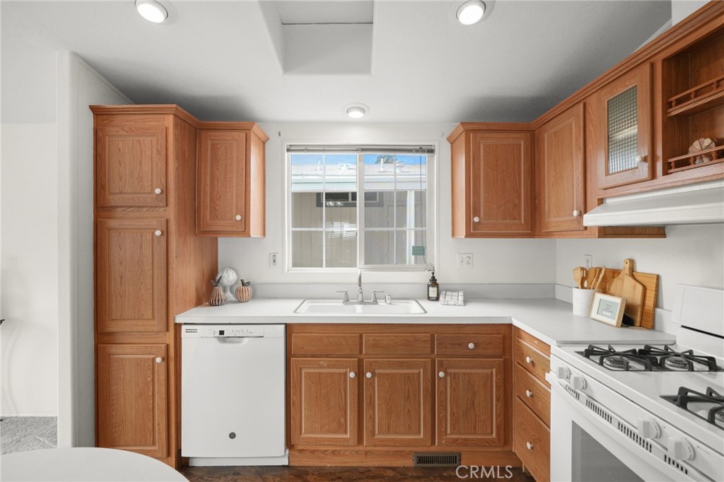 12550 E Carson Street 29