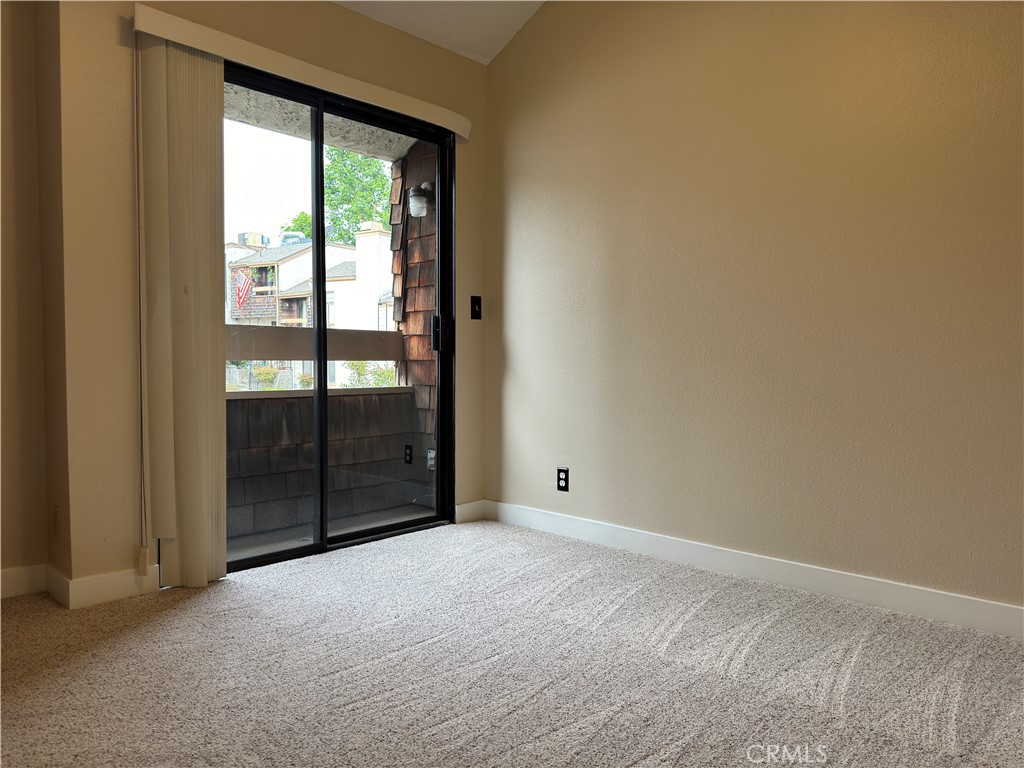 950 W Lambert Road 28