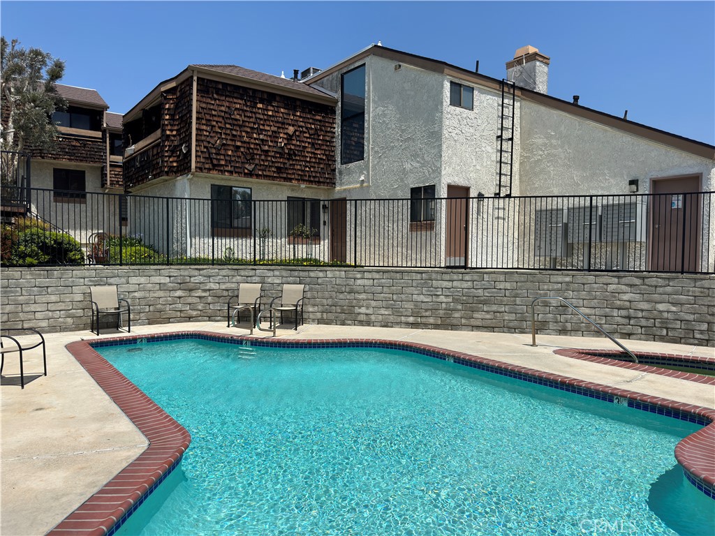 950 W Lambert Road 28