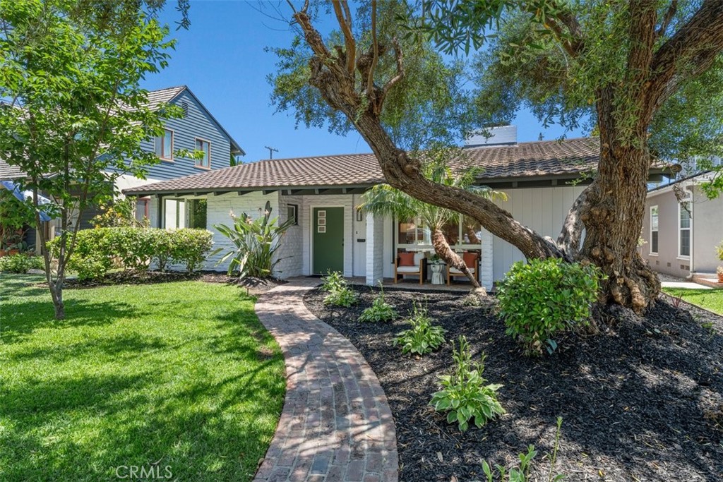 3830 Cedar Avenue