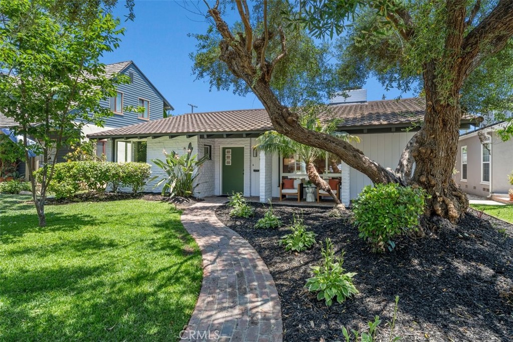 3830 Cedar Avenue