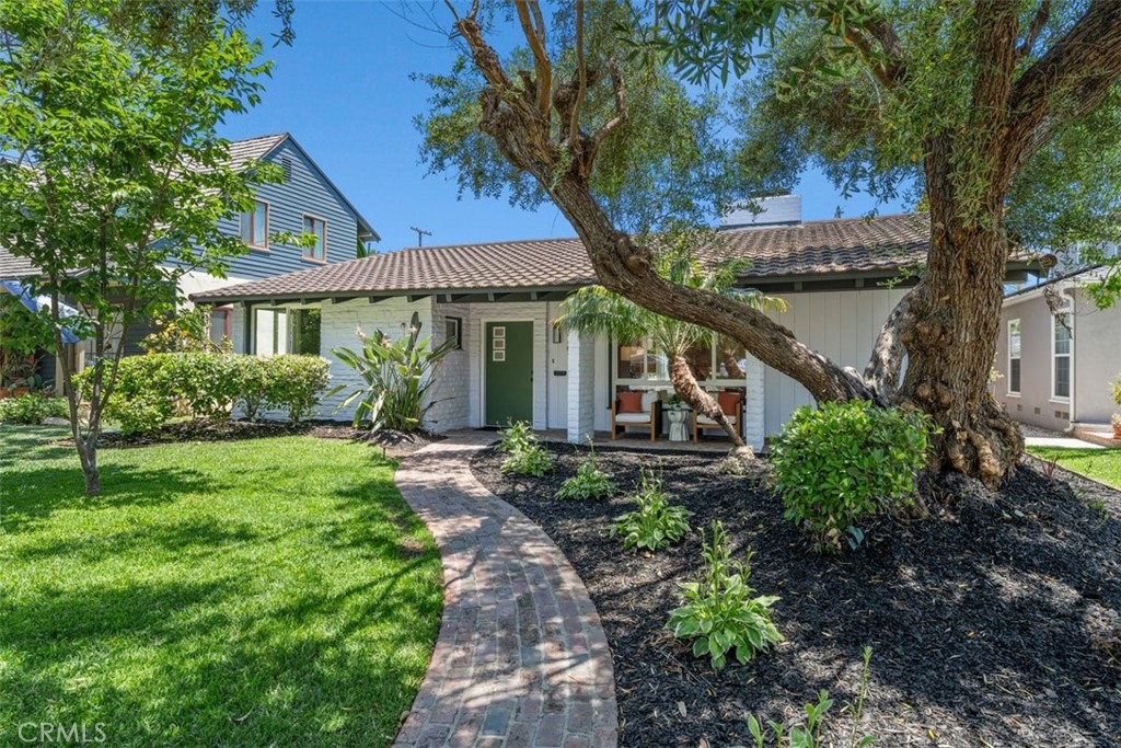 3830 Cedar Avenue