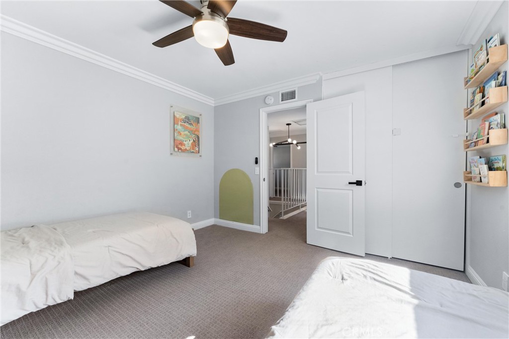 1421 Woodcrest Avenue