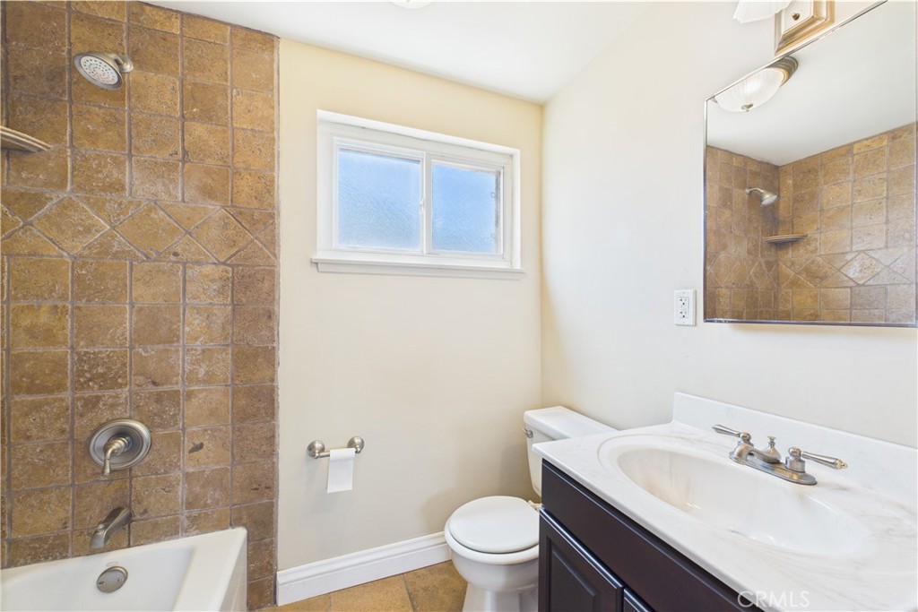 10002 Saint Elizabeth Circle