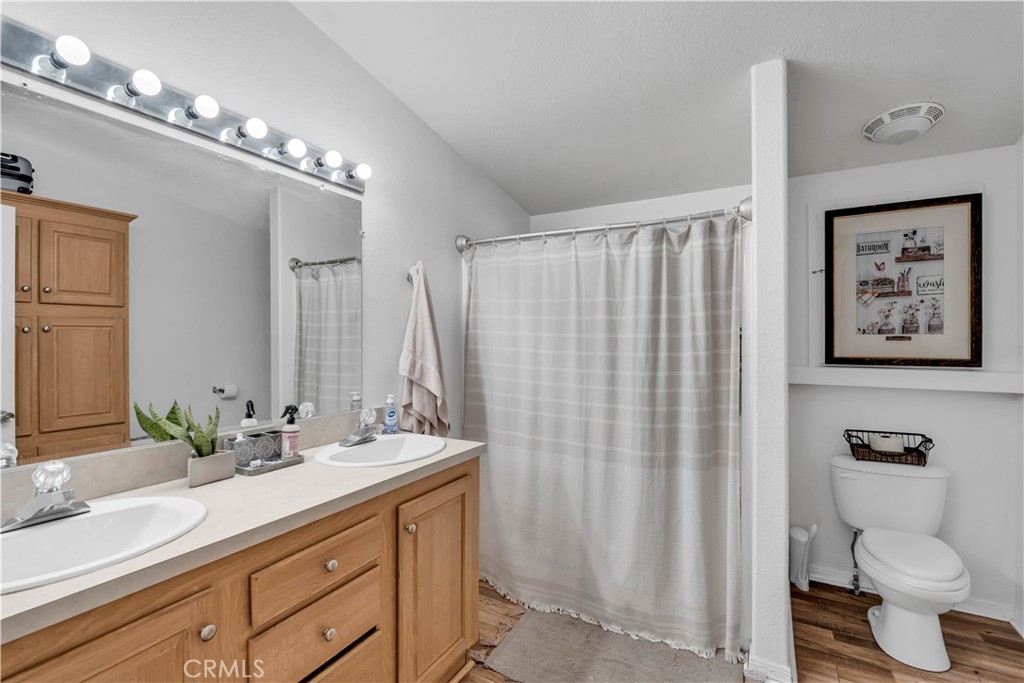 1550 Rimpau Avenue 152