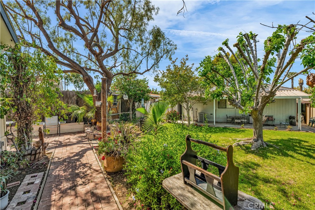 1550 Rimpau Avenue 152