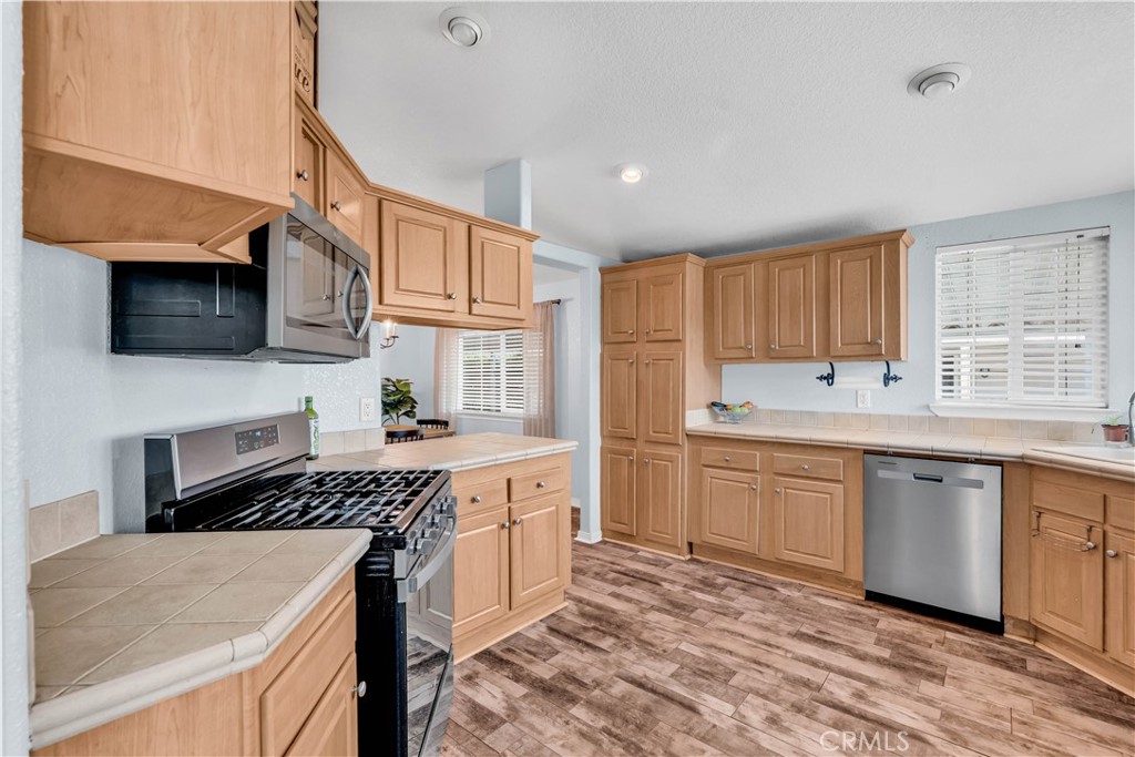 1550 Rimpau Avenue 152