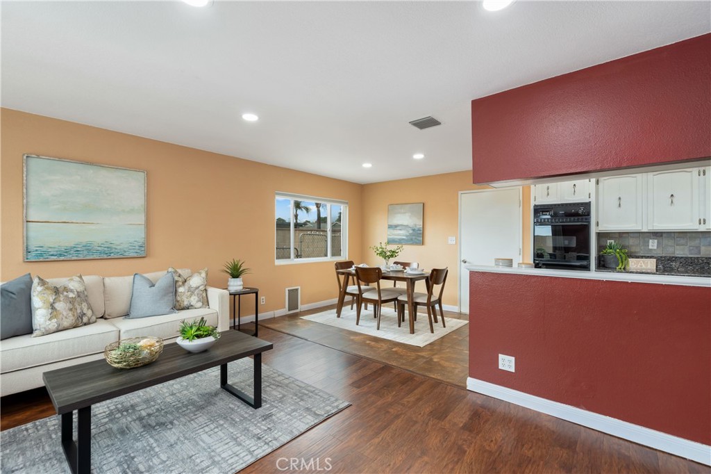 8535 La Vine Street