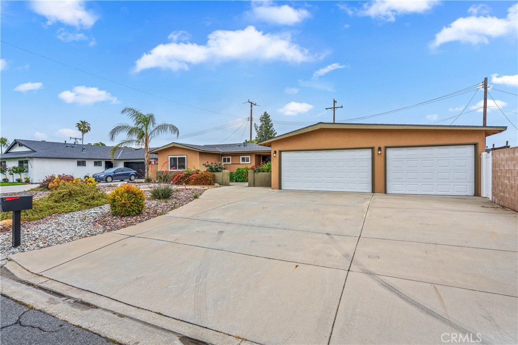 8535 La Vine Street