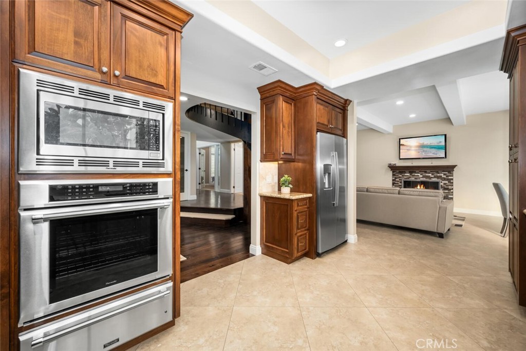 16282 Mandalay Circle