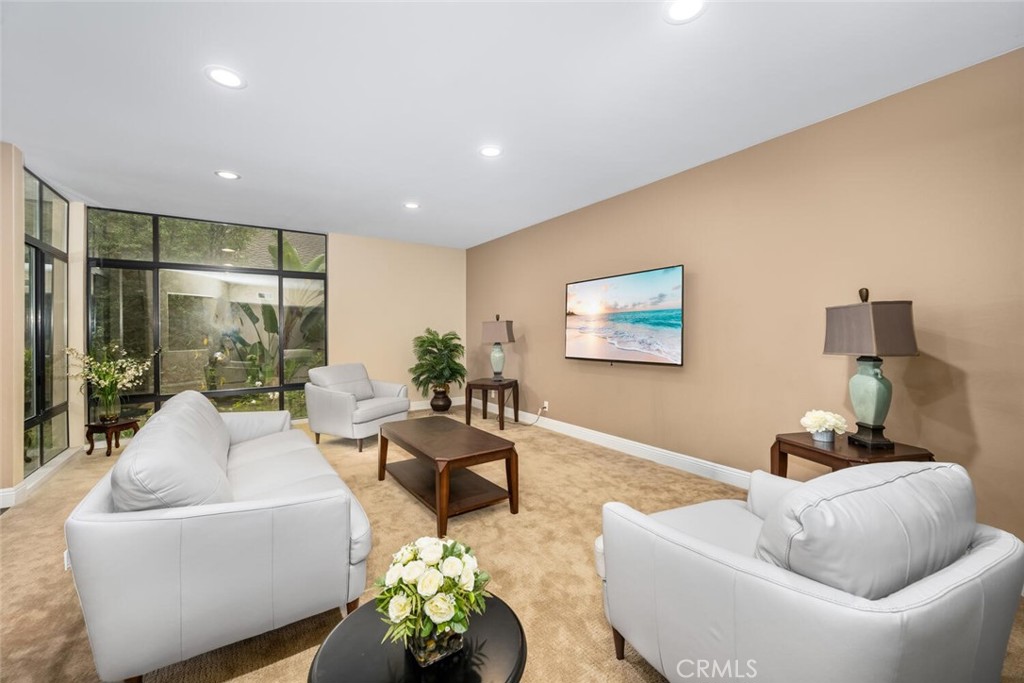 16282 Mandalay Circle