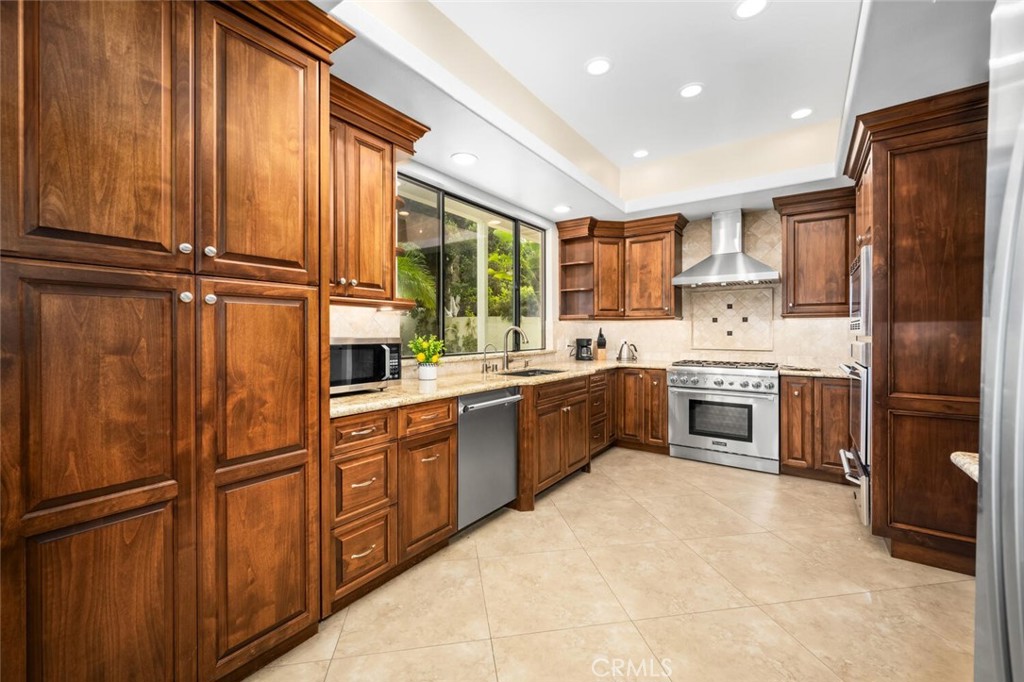 16282 Mandalay Circle