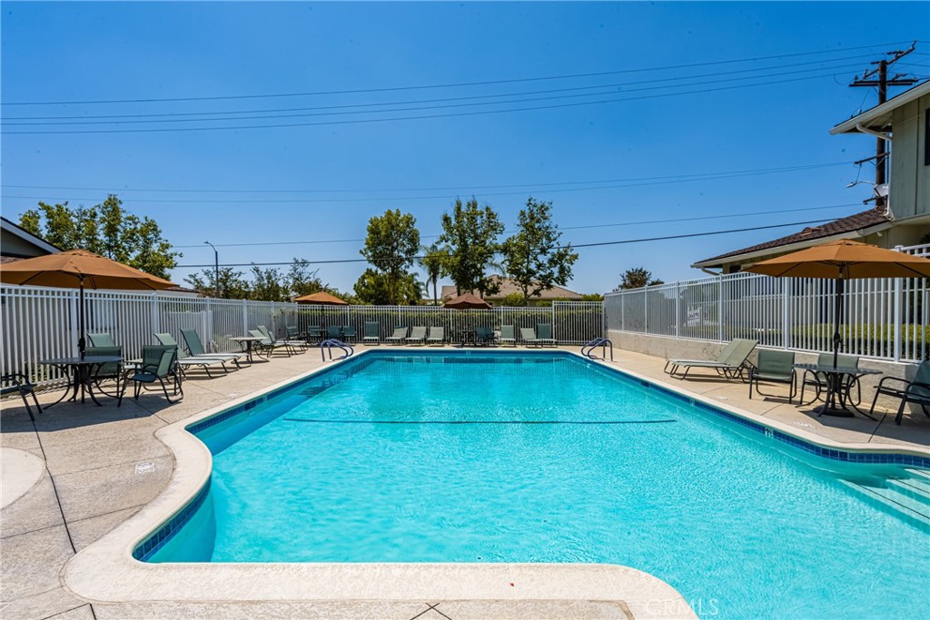4514 Jamestown