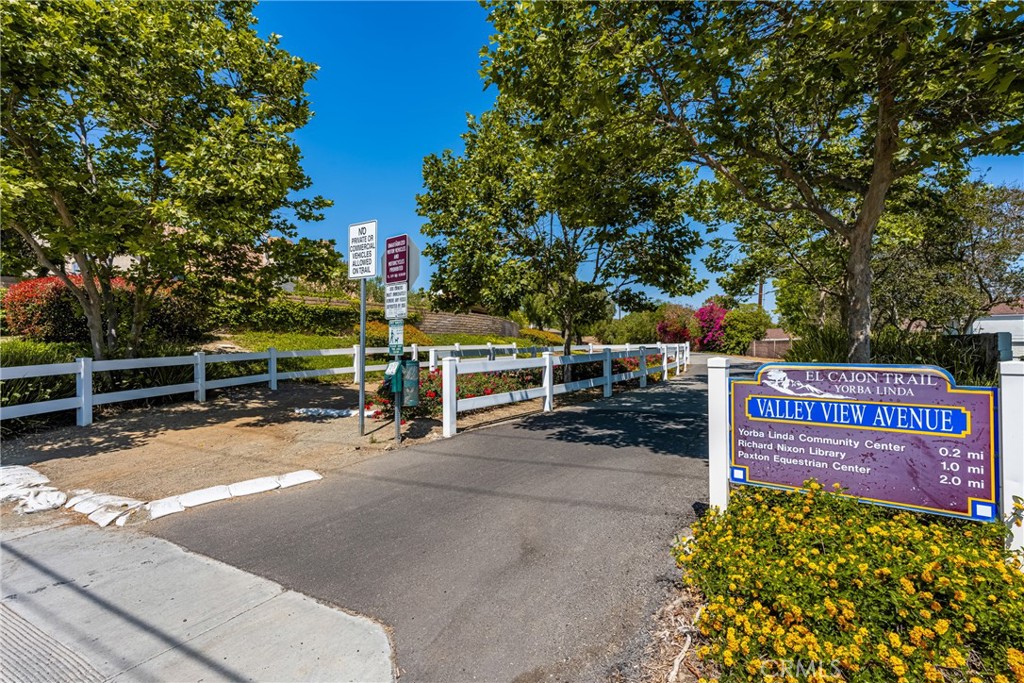 4514 Jamestown