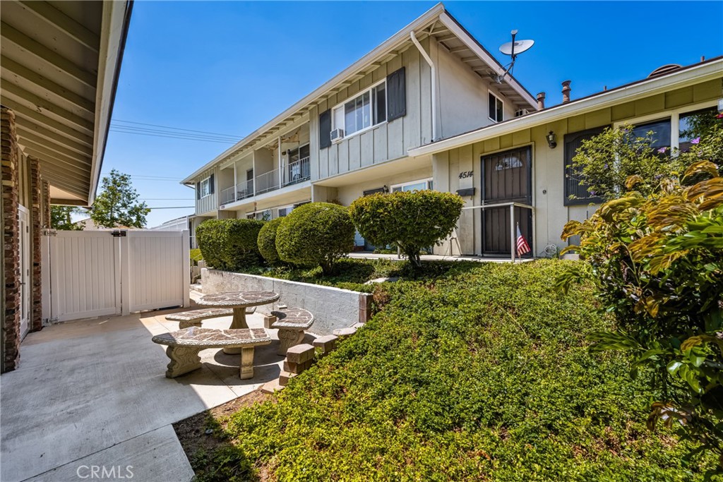 4514 Jamestown