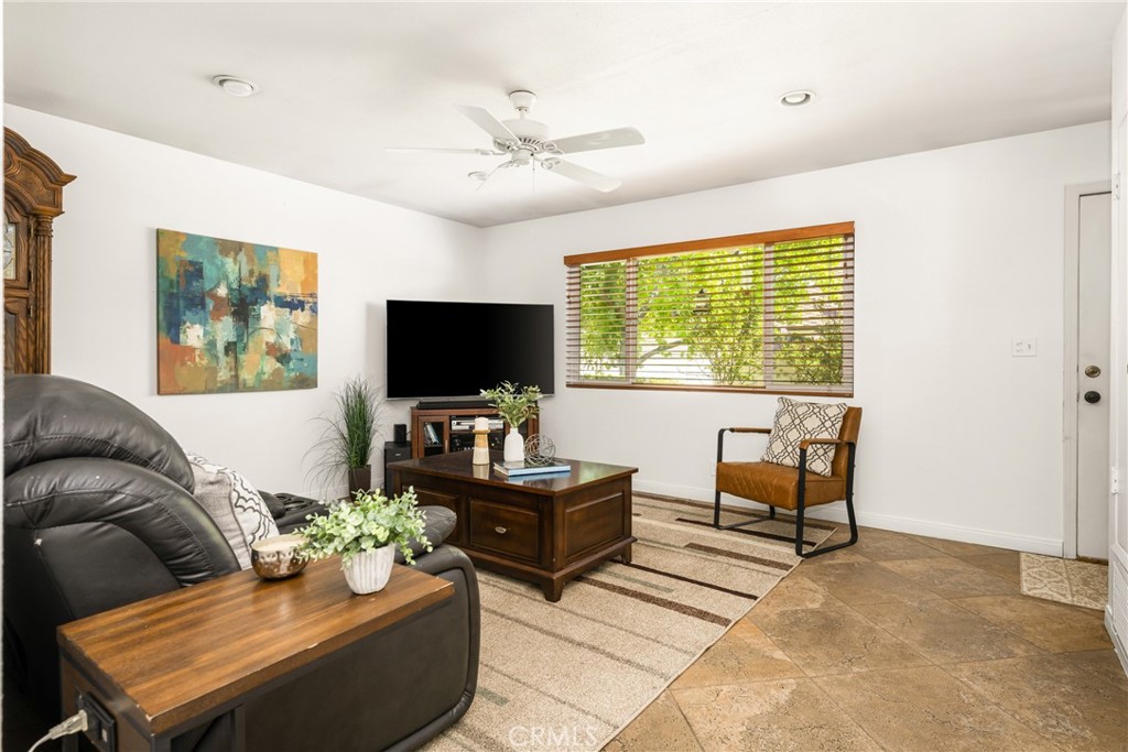 4514 Jamestown