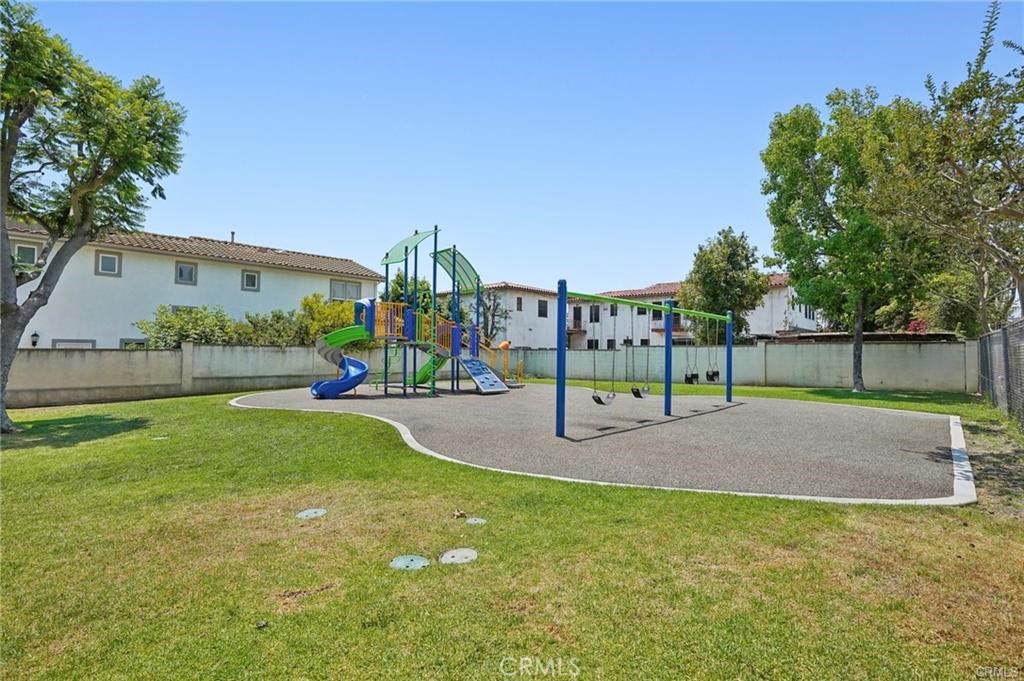 4514 Jamestown
