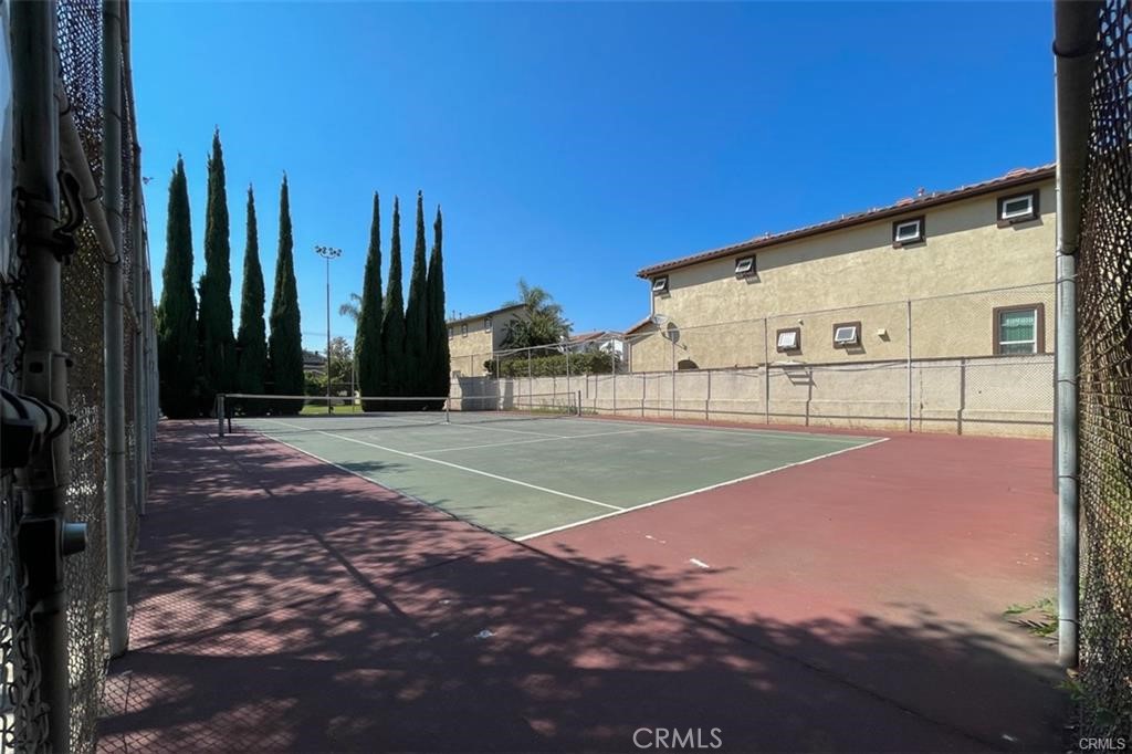 4514 Jamestown