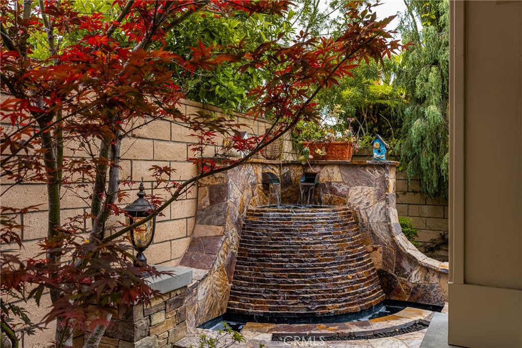 293 N Paseo De Juan