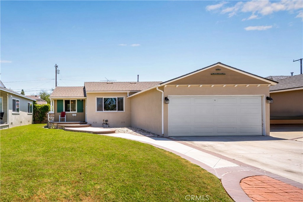 4138 Hackett Avenue