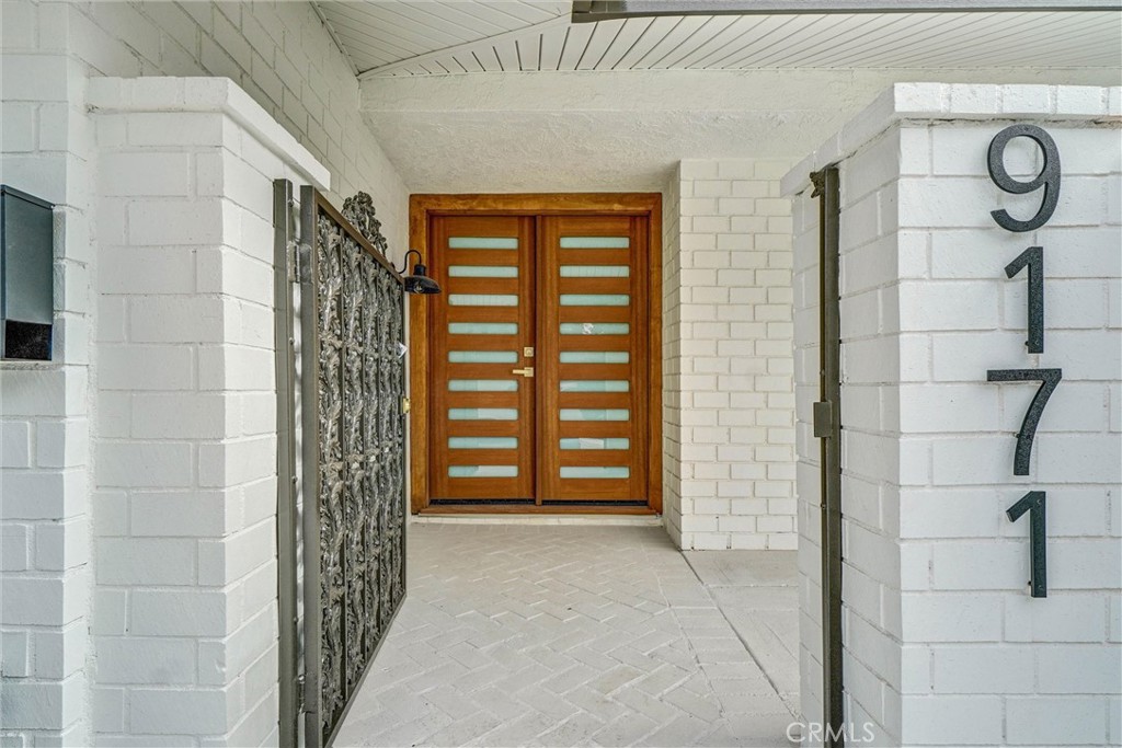 9171 Regatta Drive